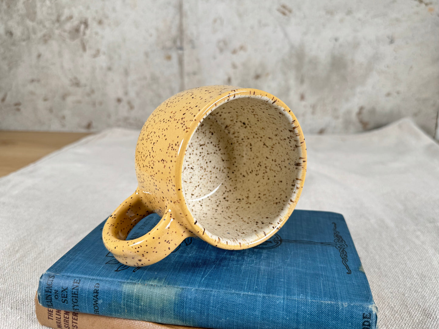 12 oz Coffee Mug, Yellow Speckle