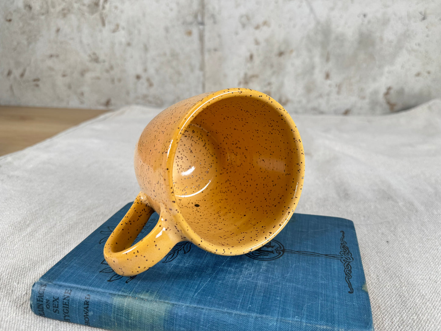 14 oz Coffee Mug, Yellow Speckle