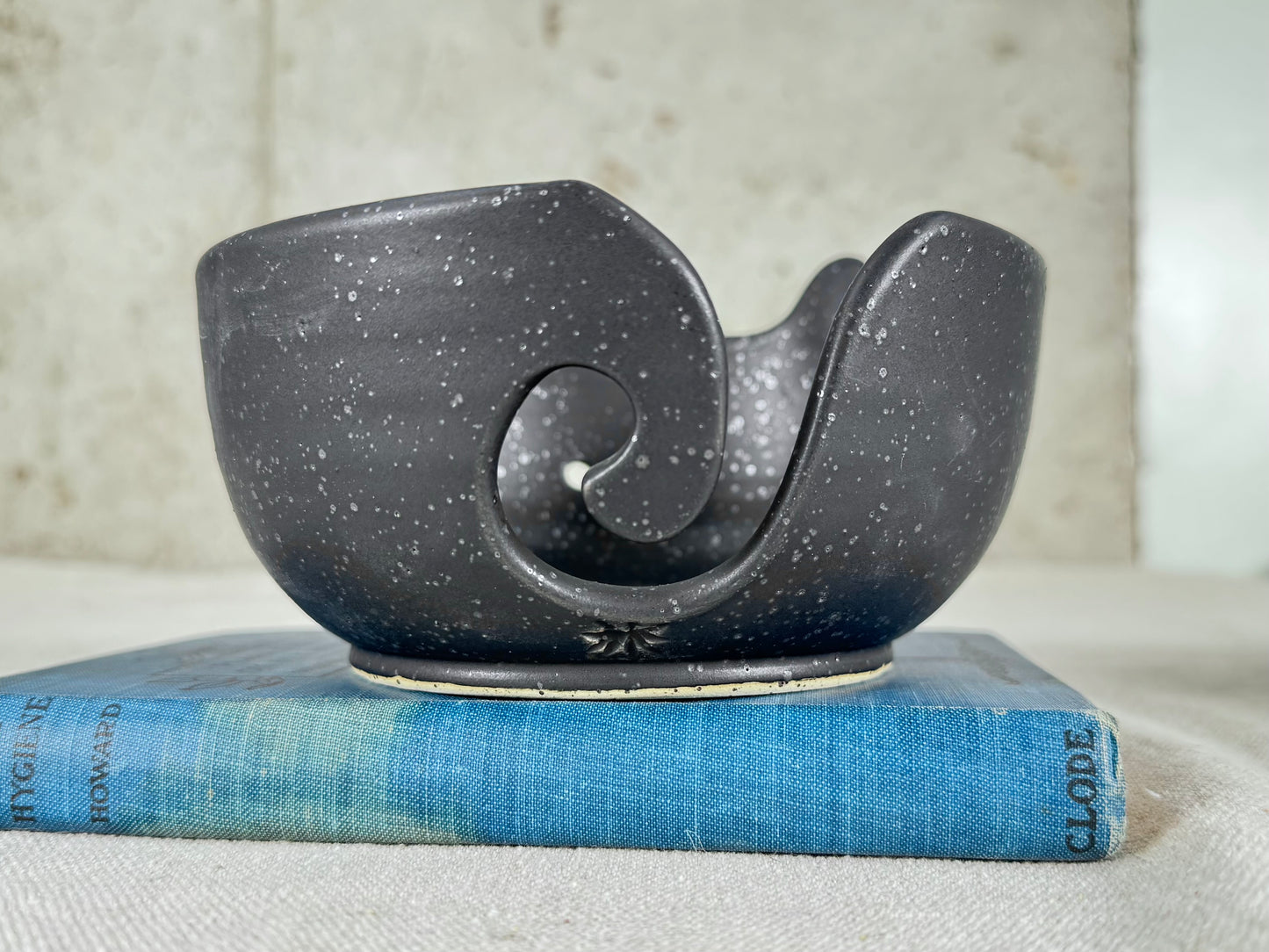 Kitty Cat Yarn Bowl, Matte Black
