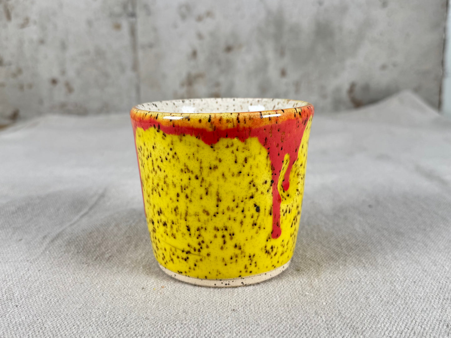 10 oz Thumbler Thumbprint Coffee Mug, Red & Yellow