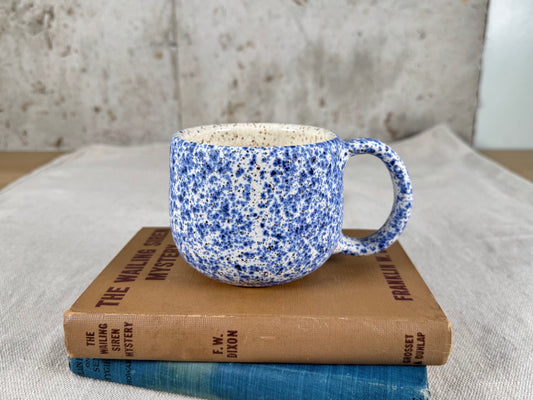 12 oz Coffee Mug, Blue & White Splatter
