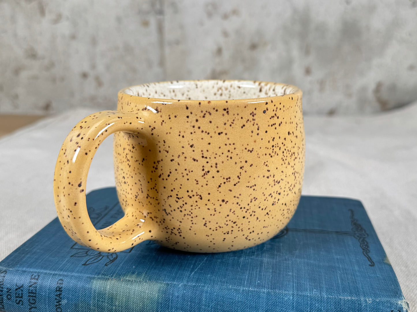 12 oz Coffee Mug, Yellow Speckle