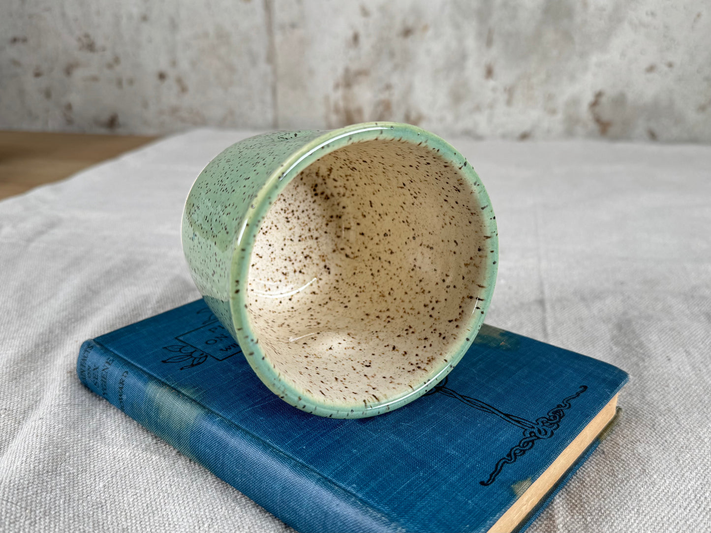 10 oz Thumbler Thumbprint Coffee Mug, Sage Green