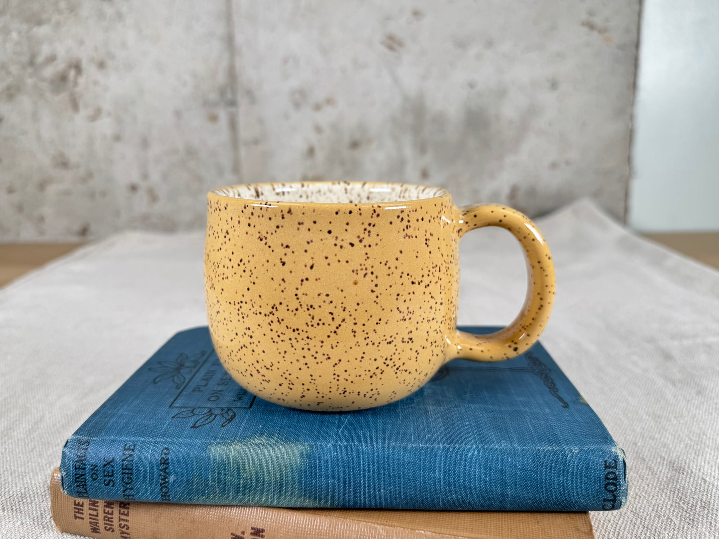 12 oz Coffee Mug, Yellow Speckle